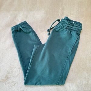 TNA Cozy Fleece Boyfriend Sweatpants